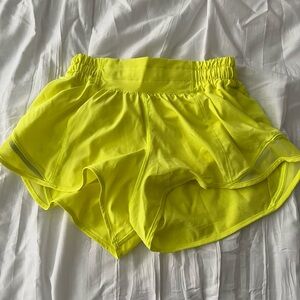 Lululemon Hotty hot low-rise shorts - 2.5”